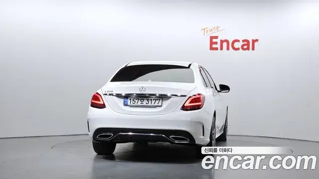 Mercedes-Benz C-Class 2021 — ფოტო 19/20