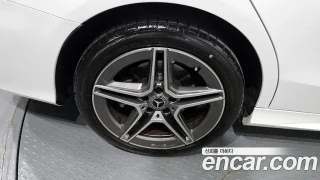 Mercedes-Benz C-Class 2021 — ფოტო 2/20