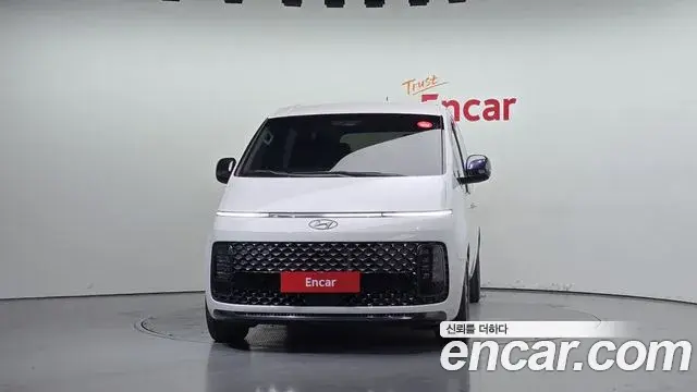 Hyundai Staria 2022 — Фото 3/20