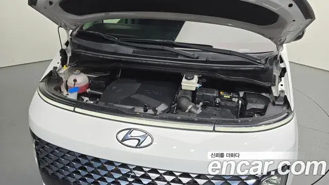 Hyundai Staria 2022 — Фото 6/20