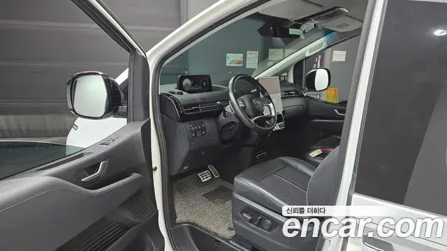 Hyundai Staria 2022 — Фото 10/20