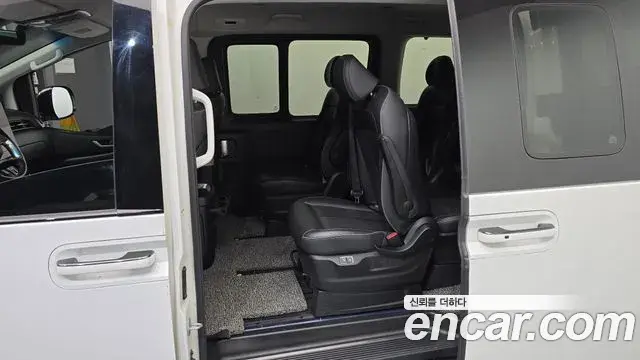 Hyundai Staria 2022 — Фото 12/20
