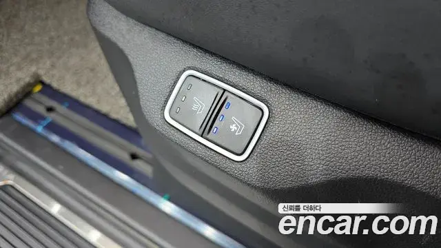 Hyundai Staria 2022 — Фото 19/20
