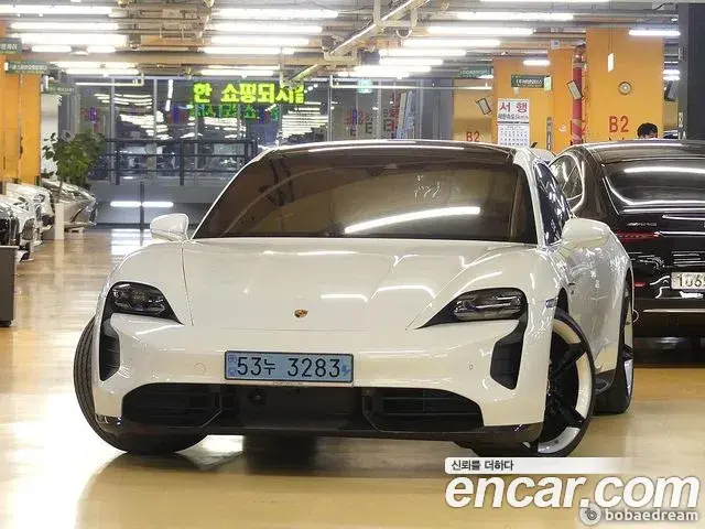 Porsche Taycan 2021 — ფოტო 9/20