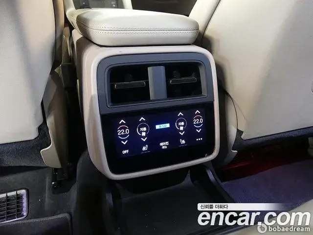 Porsche Taycan 2021 — ფოტო 17/20