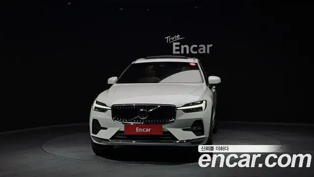 Volvo XC60 2024 — Фото 2/20