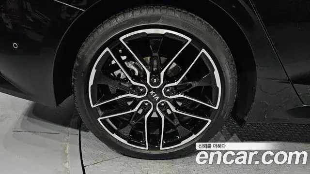 Kia K5 2021 — Şəkil 18/20