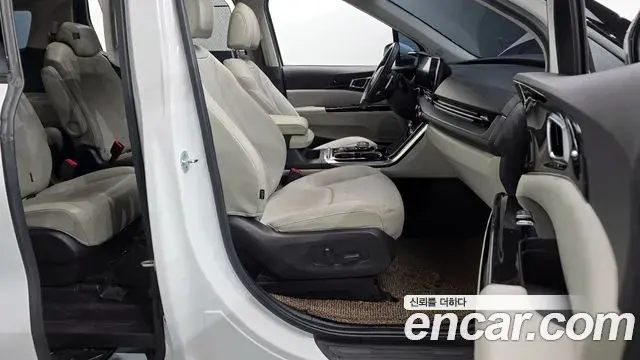 Kia Carnival 2020 — Фото 11/20