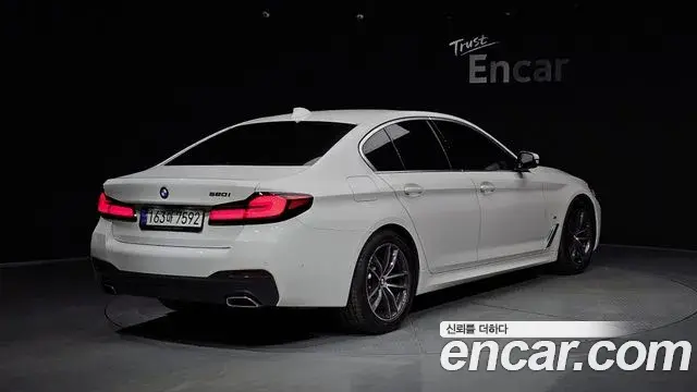 BMW 5 Series 2021 — Photo 15/20
