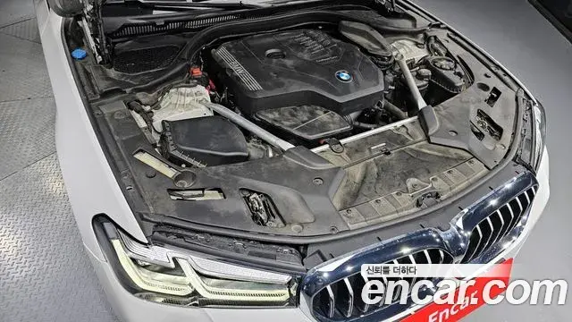 BMW 5 Series 2021 — Photo 13/20