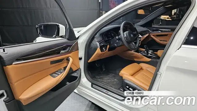 BMW 5 Series 2021 — Photo 8/20