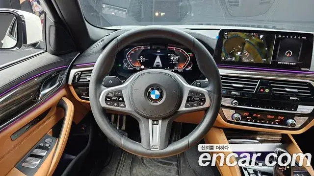 BMW 5 Series 2021 — Photo 7/20