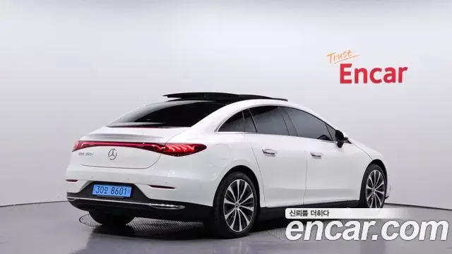 Mercedes-Benz EQE 2022 — Şəkil 18/20