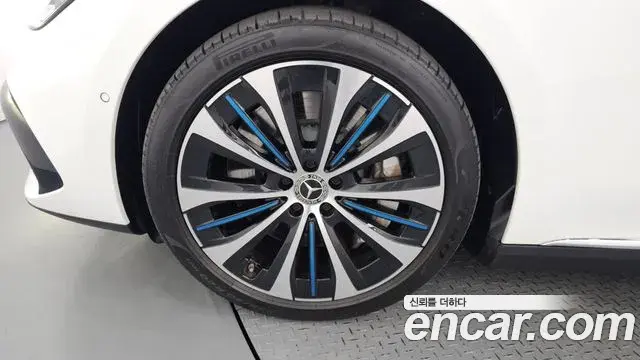 Mercedes-Benz EQE 2022 — Şəkil 9/20