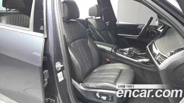 BMW X7 2020 — Şəkil 18/20