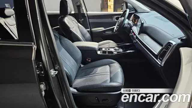 Kia Sorento 2023 — Photo 1/20