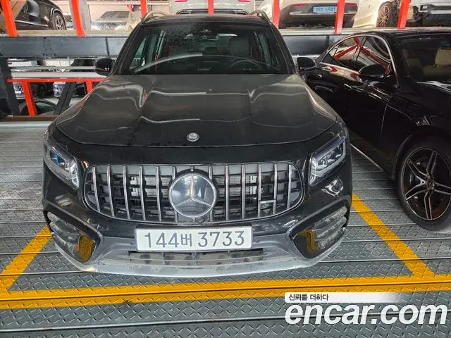 Mercedes-Benz GLB-Class 2025 — Фото 1/2