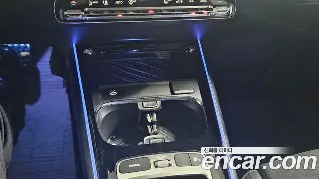 Mercedes-Benz GLB-Class 2025 — Photo 17/20