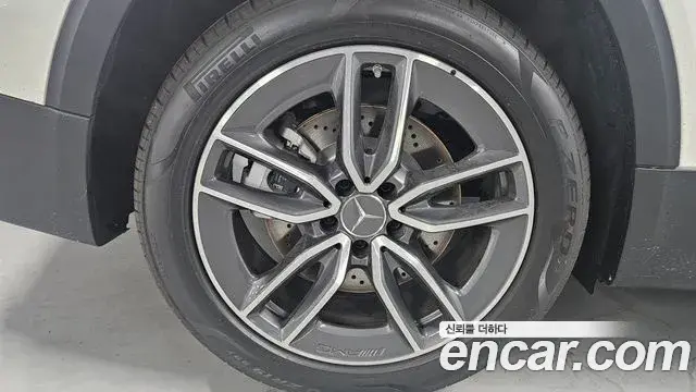 Mercedes-Benz GLB-Class 2025 — Photo 20/20