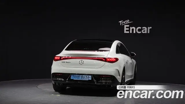 Mercedes-Benz EQE 2024 — Photo 10/20