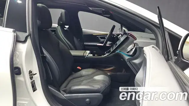 Mercedes-Benz EQE 2024 — Photo 8/20