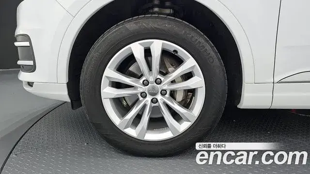 Audi Q7 2019 — ფოტო 4/20