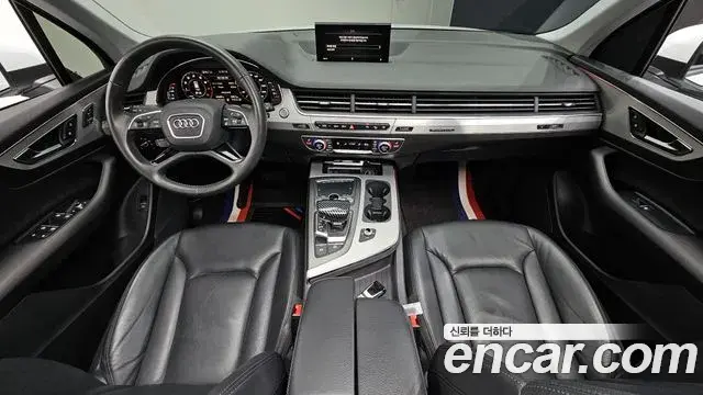 Audi Q7 2019 — ფოტო 6/20