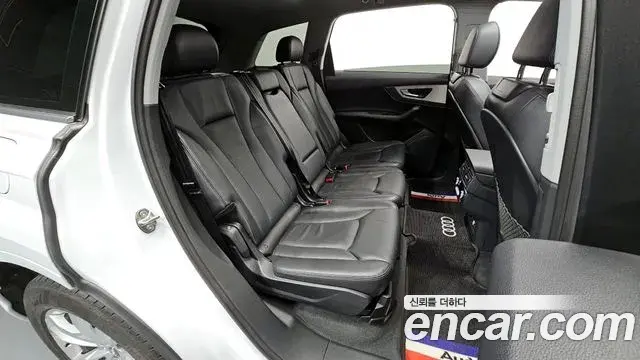 Audi Q7 2019 — ფოტო 11/20