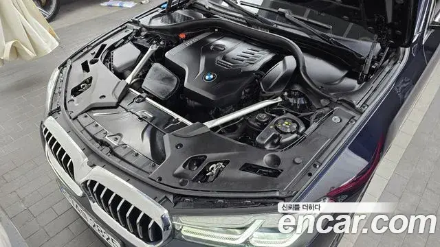 BMW 5 Series 2023 — ფოტო 8/20
