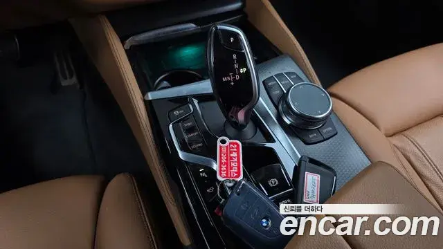BMW 5 Series 2023 — ფოტო 13/20