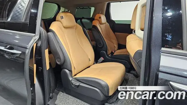 Kia Carnival 2022 — Фото 12/20