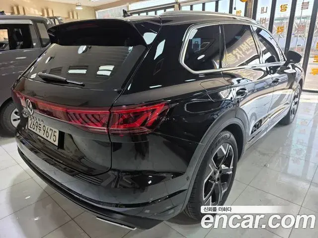 Volkswagen Touareg 2025 — Şəkil 18/20