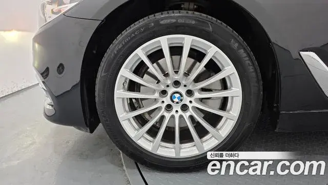 BMW 5 Series 2020 — Şəkil 15/20
