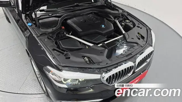 BMW 5 Series 2020 — Şəkil 18/20