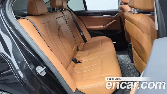 BMW 5 Series 2020 — Şəkil 19/20