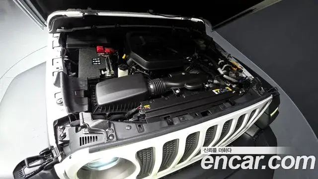 Jeep Wrangler 2023 — ფოტო 19/20