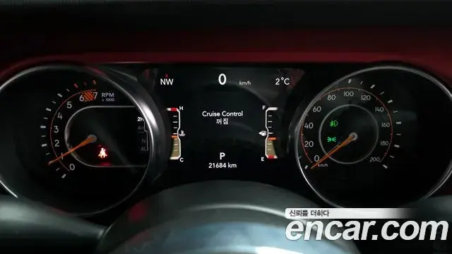 Jeep Wrangler 2023 — ფოტო 18/20