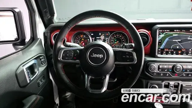 Jeep Wrangler 2023 — ფოტო 13/20