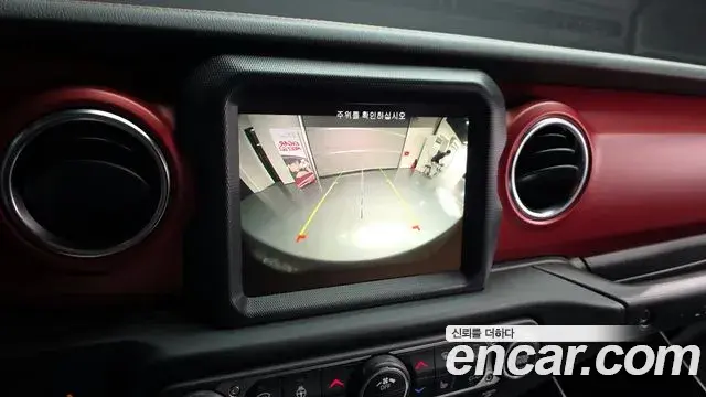 Jeep Wrangler 2023 — ფოტო 5/20