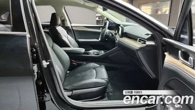 Kia K5 2022 — ფოტო 7/20