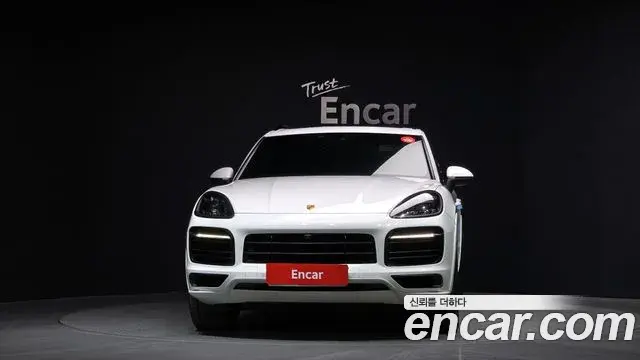 Porsche Cayenne 2019 — Фото 3/20