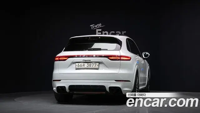 Porsche Cayenne 2019 — Фото 4/20