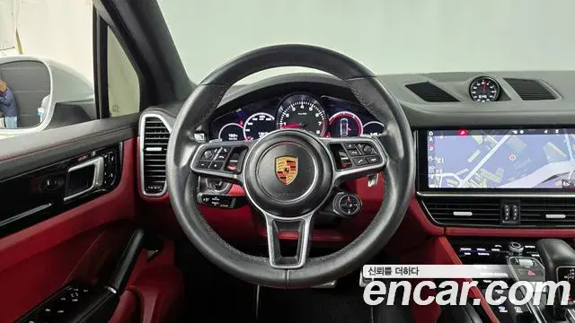 Porsche Cayenne 2019 — Фото 13/20
