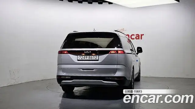 Kia Carnival 2022 — Photo 19/20