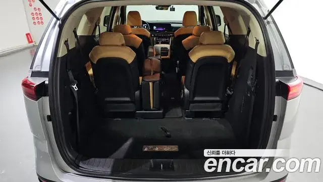 Kia Carnival 2022 — Photo 17/20