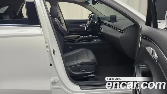 Genesis GV70 2021 — Şəkil 14/20