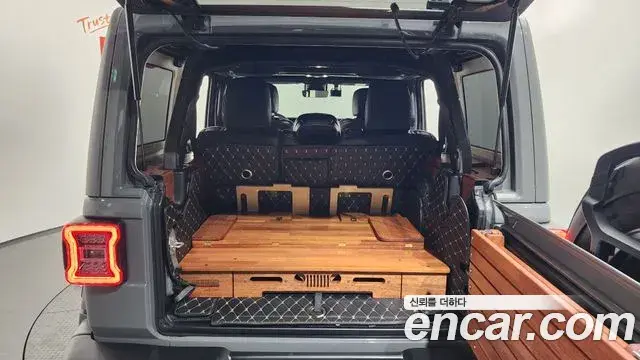 Jeep Wrangler 2022 — ფოტო 5/20
