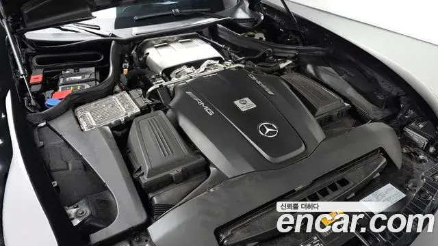 Mercedes-Benz AMG GT 2021 — ფოტო 17/20