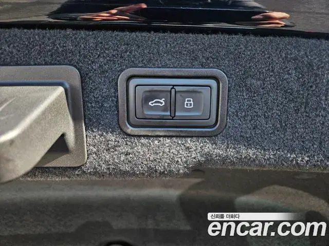Audi A8 2021 — Şəkil 15/15