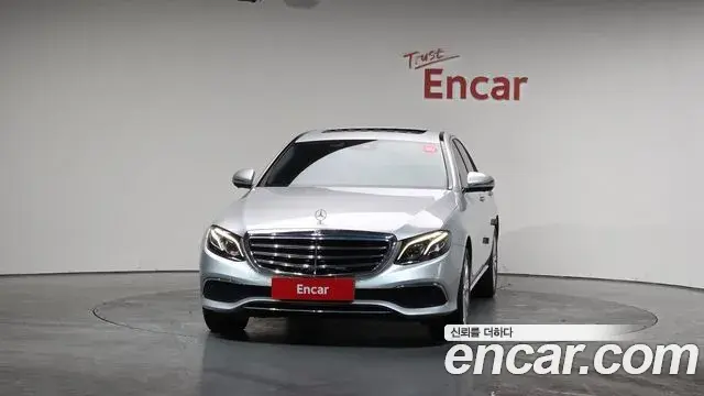 Mercedes-Benz E-Class 2018 — Şəkil 13/20